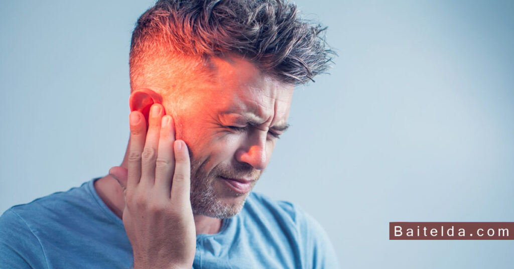 أعراض التهاب الأذن عند الكبار والبالغين
